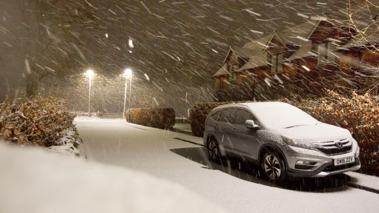 UK weather live: New snow and ice weather warnings issued as UK